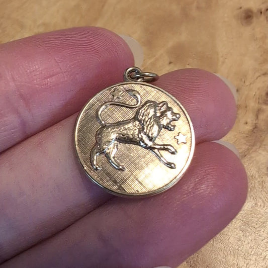 10k Leo Pendant