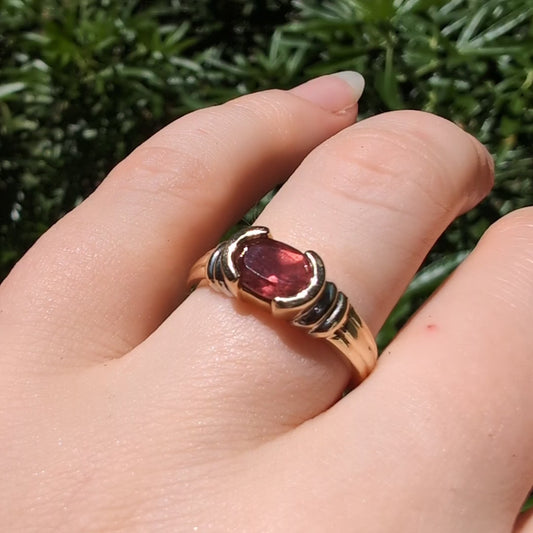 10k Berry Red Garnet Ring